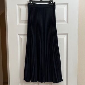 Elegant Navy Blue Pleated Skirt